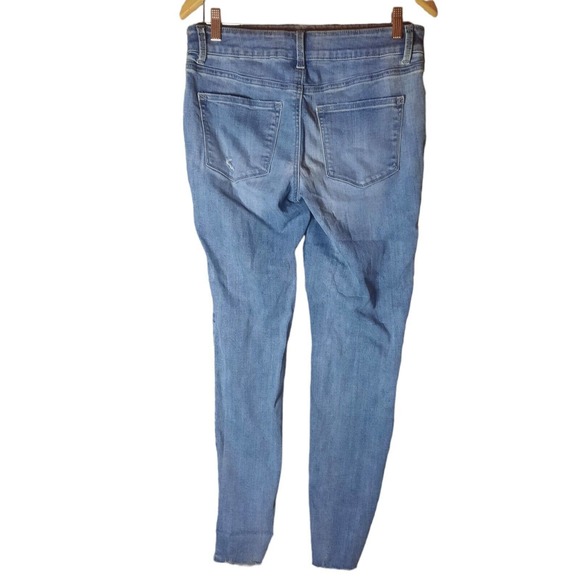 Maurices Women's Size M Distressed Midrise Skinny Jeans Raw Hem Blue - Picture 2 of 9